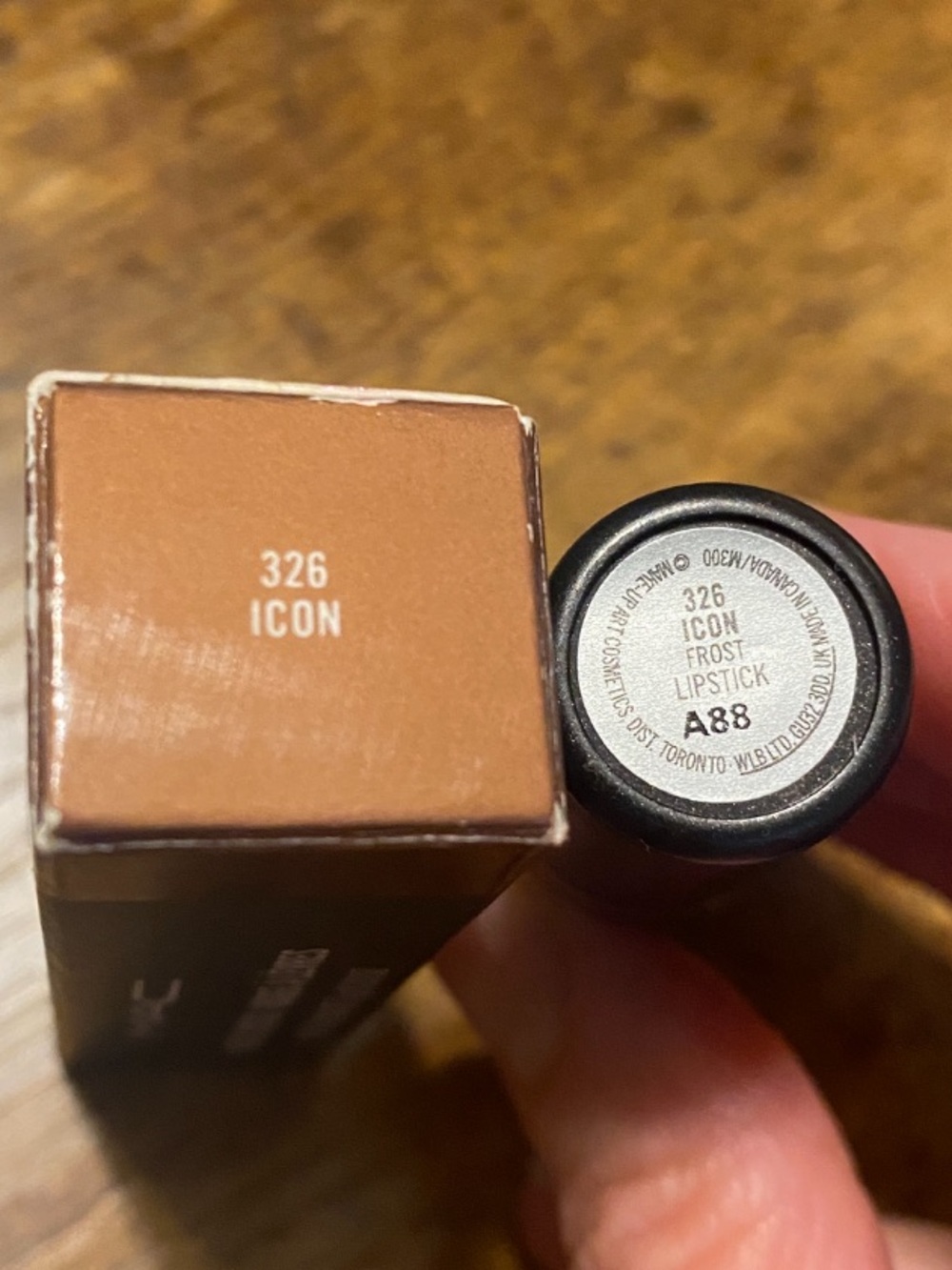 MAC Lipstick- Icon- Frost - Picture 8 of 8
